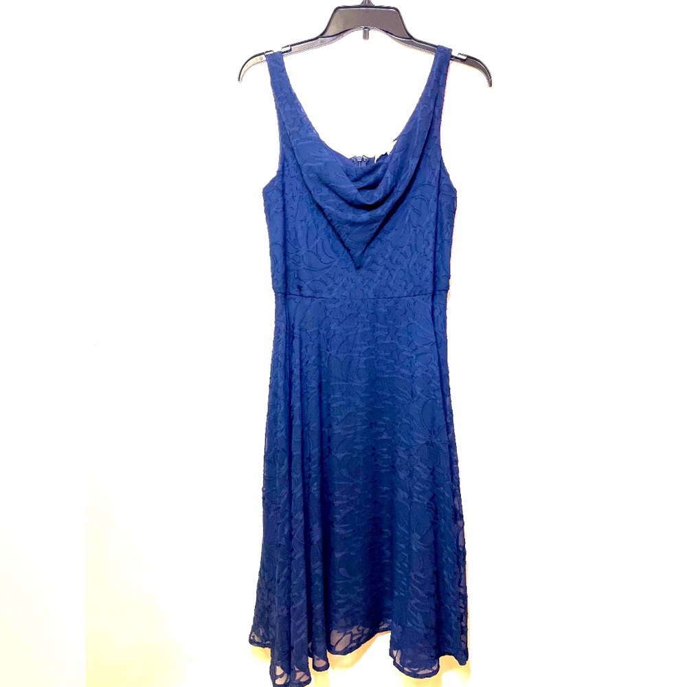 Luxe by Carmen Marc valvo navy blue sleeveless dress. Cowl neckline.Size 8.